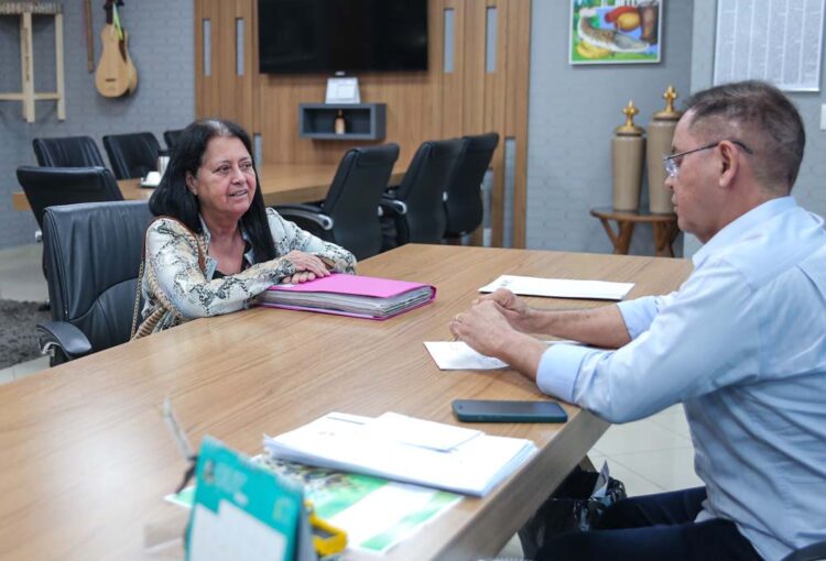 Botelho recebe missionária e assegura recursos para atender indígenas em UPA de Barra do Garças