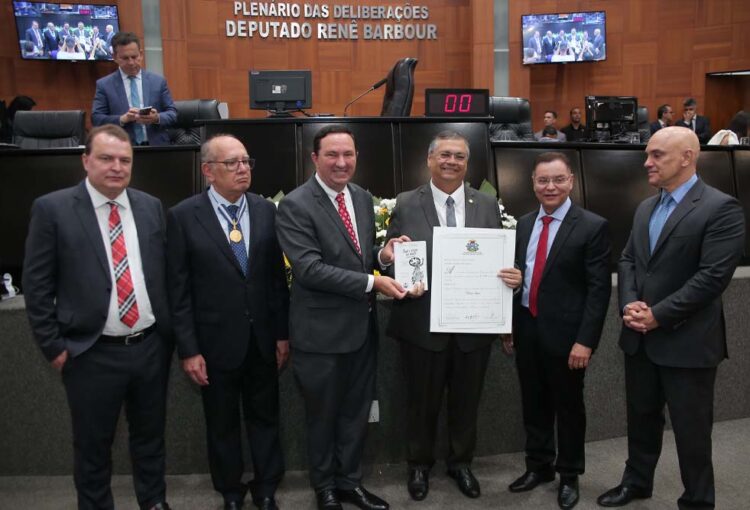 Ministros do STF celebram 35 Anos da Constituição de MT em seminário liderado por Botelho